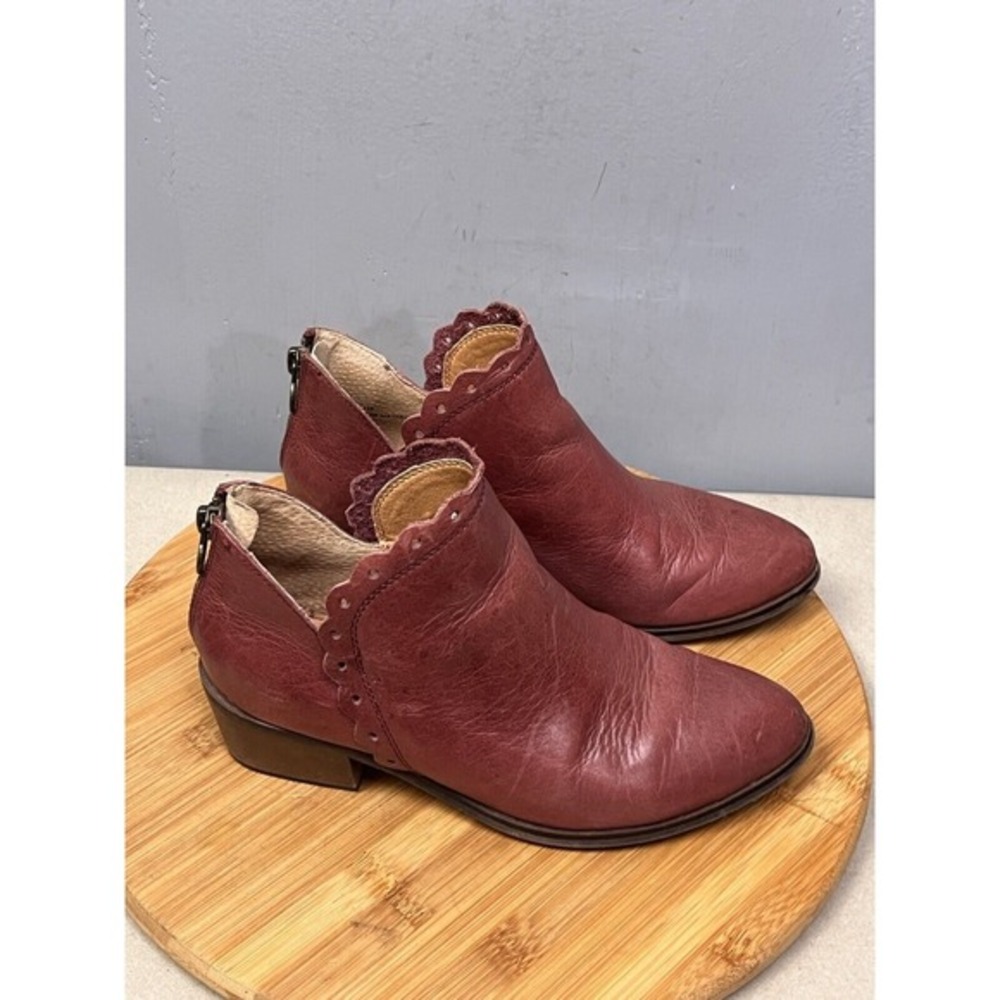 Latigo Scout Burgundy Leather Scalloped Ankle Boots Back Zip LAF17-50613-006-138